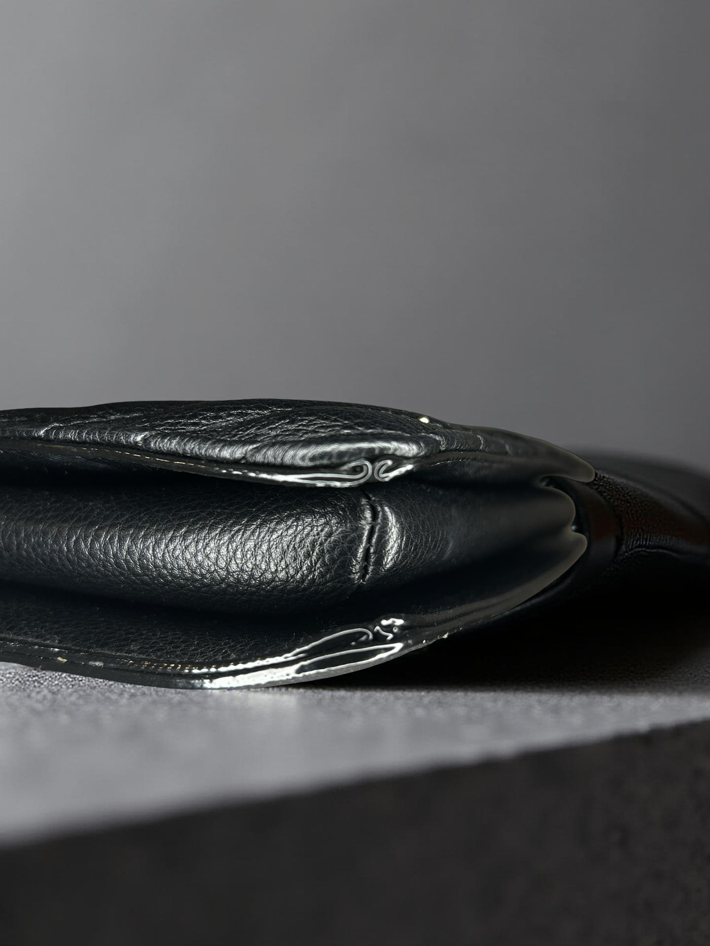 black vs purse black vs purse